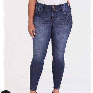 TORRID 26S JEGGING - SUPER STRETCH MEDIUM WASH